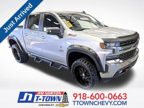 Silver 2020 Chevrolet Silverado 1500 LT for sale in Tulsa, OK