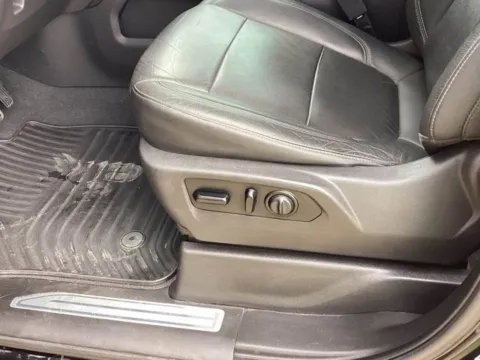 More photos of 2019 Chevrolet Silverado 1500 RST at Jim Norton T-Town Chevrolet, OK