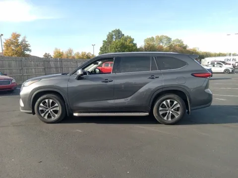 More photos of 2021 Toyota Highlander XLE at Jim Norton Ford, OK