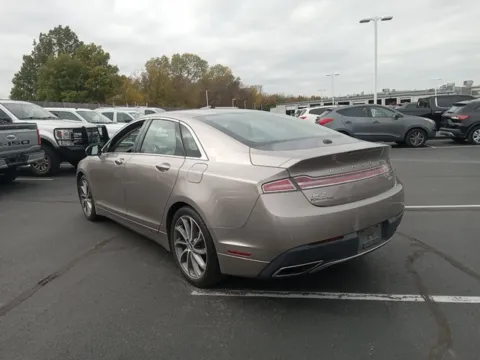 More photos of 2019 Lincoln MKZ Reserve at Jim Norton Ford, OK
