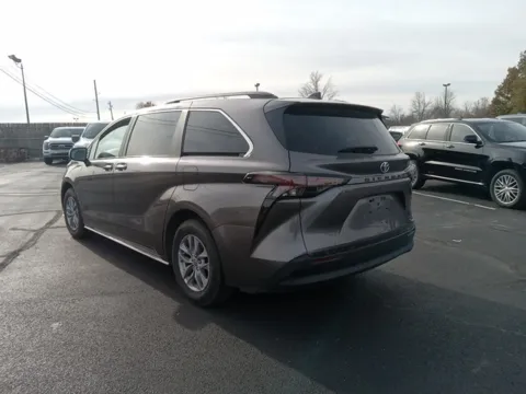 More photos of 2024 Toyota Sienna XLE at Jim Norton Ford, OK