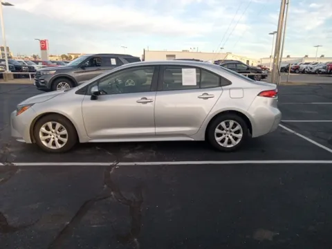 More photos of 2022 Toyota Corolla LE at Jim Norton Ford, OK