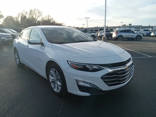 White 2025 Chevrolet Malibu LT for sale in Broken Arrow, OK