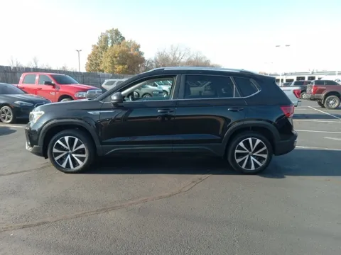More photos of 2024 Volkswagen Taos 1.5T SE at Jim Norton Ford, OK