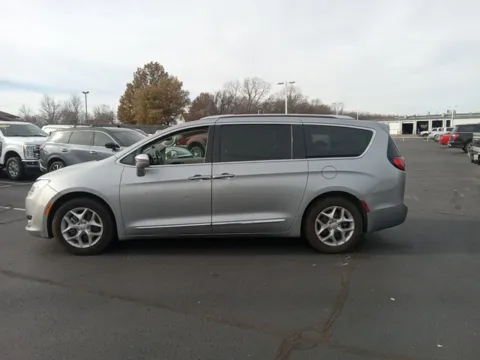 More photos of 2019 Chrysler Pacifica Limited at Jim Norton Ford, OK