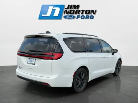 Another view of 2025 Chrysler Pacifica Limited for sale in Broken Arrow, OK at Jim Norton Ford