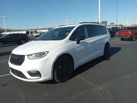 Another view of 2025 Chrysler Pacifica Limited for sale in Broken Arrow, OK at Jim Norton Ford