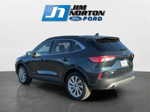 More photos of 2022 Ford Escape Hybrid Titanium at Jim Norton Ford, OK