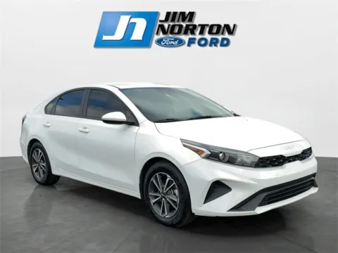 White 2023 Kia Forte LXS for sale in Broken Arrow, OK