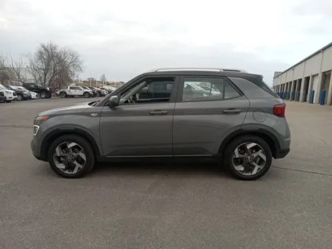 More photos of 2022 Hyundai Venue Limited at Jim Norton Ford, OK