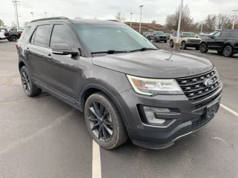 Gray 2017 Ford Explorer XLT for sale in Broken Arrow, OK