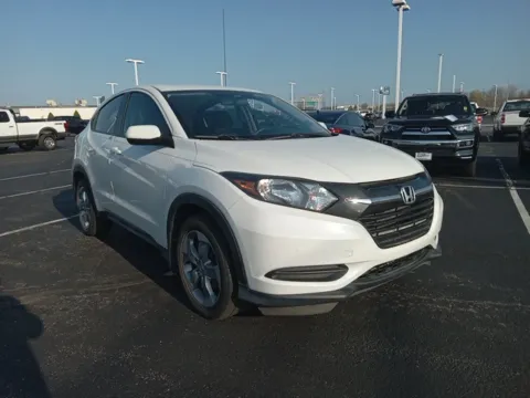 White 2017 Honda HR-V LX for sale in Broken Arrow, OK