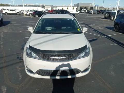 Photos of 2019 Chrysler Pacifica Touring L for sale in Broken Arrow, OK at Jim Norton Ford