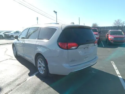 More photos of 2019 Chrysler Pacifica Touring L at Jim Norton Ford, OK