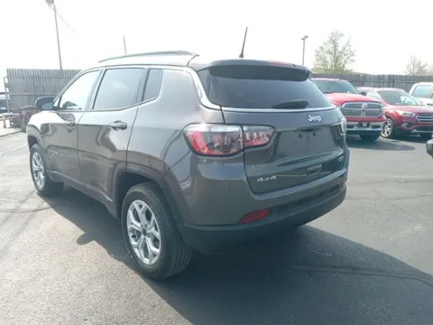 More photos of 2022 Jeep Compass Latitude at Jim Norton Ford, OK