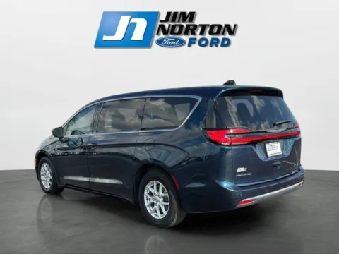 More photos of 2023 Chrysler Pacifica Touring L at Jim Norton Ford, OK
