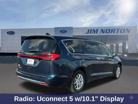 More photos of 2023 Chrysler Pacifica Touring L at Jim Norton Ford, OK