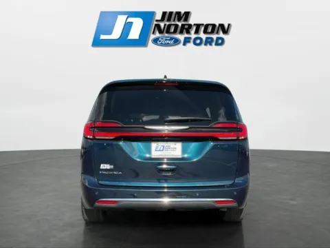 More photos of 2023 Chrysler Pacifica Touring L at Jim Norton Ford, OK