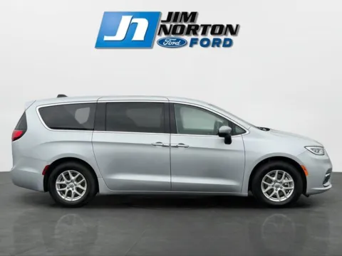 Photos of 2023 Chrysler Pacifica Touring L for sale in Broken Arrow, OK at Jim Norton Ford