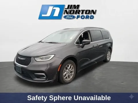 More photos of 2022 Chrysler Pacifica Touring L at Jim Norton Ford, OK