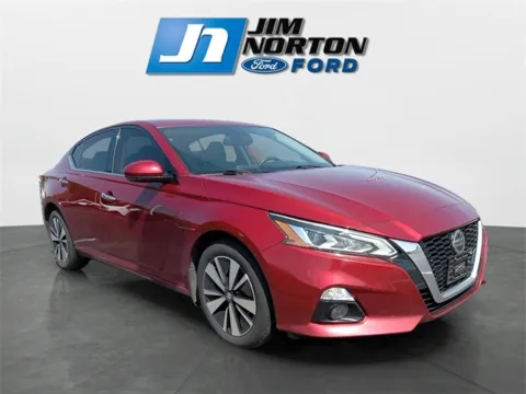 Red 2019 Nissan Altima 2.5 SV for sale in Broken Arrow, OK