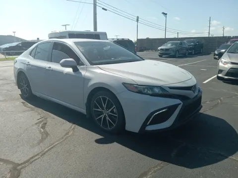 White 2023 Toyota Camry SE for sale in Broken Arrow, OK