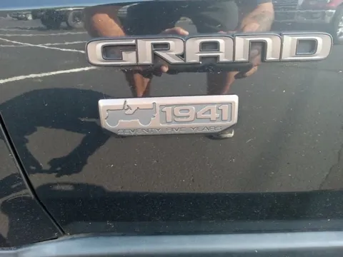 More photos of 2016 Jeep Grand Cherokee at Jim Norton Ford, OK