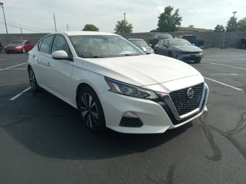 White 2022 Nissan Altima 2.5 SV for sale in Broken Arrow, OK