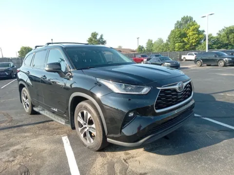 Black 2021 Toyota Highlander Hybrid XLE for sale in Broken Arrow, OK