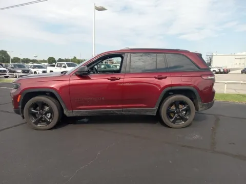 More photos of 2023 Jeep Grand Cherokee Altitude at Jim Norton Ford, OK