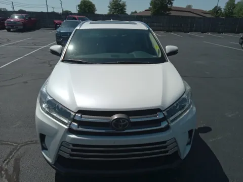 Photos of 2018 Toyota Highlander Limited for sale in Broken Arrow, OK at Jim Norton Ford
