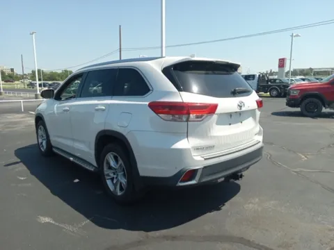 More photos of 2018 Toyota Highlander Limited at Jim Norton Ford, OK