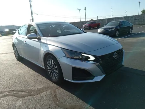 Silver 2023 Nissan Altima 2.5 SV for sale in Broken Arrow, OK