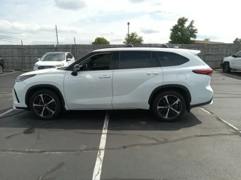 More photos of 2021 Toyota Highlander XSE at Jim Norton Ford, OK