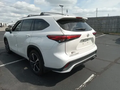 More photos of 2021 Toyota Highlander XSE at Jim Norton Ford, OK