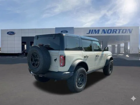 More photos of 2025 Ford Bronco Badlands at Jim Norton Ford, OK