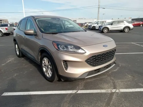 Gold 2021 Ford Escape SE for sale in Broken Arrow, OK