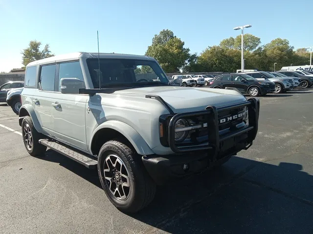 Gray 2023 Ford Bronco Outer Banks for sale in Broken Arrow, OK