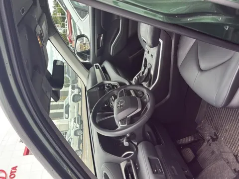 More photos of 2025 Toyota Highlander Hybrid XLE at Jim Norton Toyota Of OKC, OK