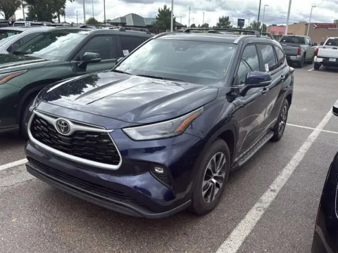 Blue 2025 Toyota Highlander XLE for sale in Oklahoma City, OK