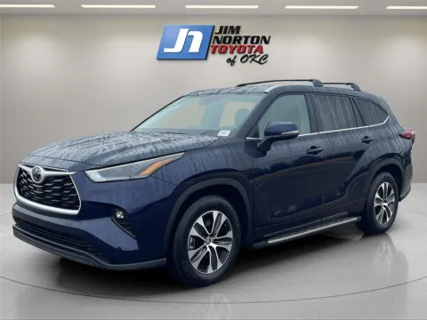 Blue 2025 Toyota Highlander XLE for sale in Oklahoma City, OK