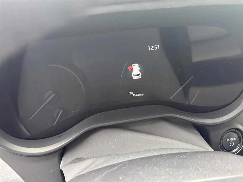 White 2025 TOYOTA Sienna XLE 8-Passenger for sale in Oklahoma City, OK