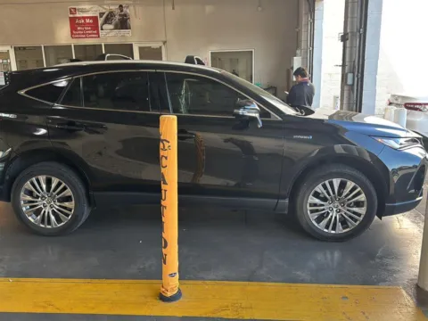 More photos of 2021 Toyota Venza Limited at Jim Norton Toyota Of OKC, OK