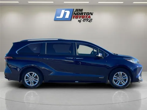 More photos of 2021 Toyota Sienna Limited 7-Passenger at Jim Norton Toyota Of OKC, OK