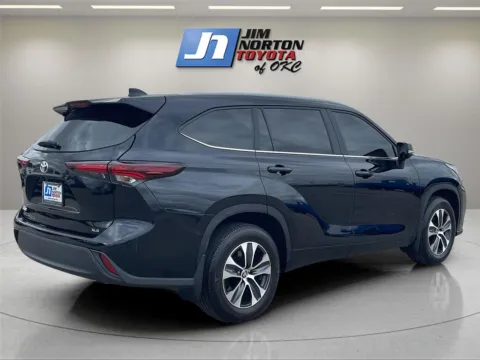 More photos of 2024 Toyota Highlander XLE at Jim Norton Toyota Of OKC, OK
