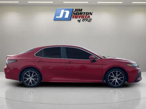 More photos of 2022 Toyota Camry SE at Jim Norton Toyota Of OKC, OK