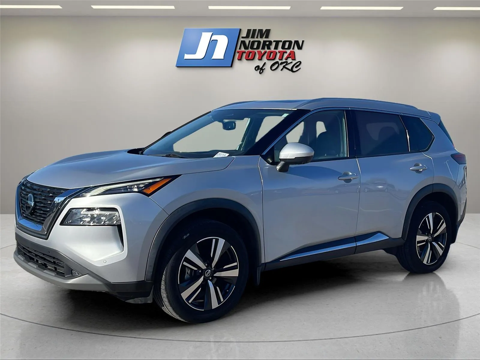 Silver 2021 Nissan Rogue SL for sale in Oklahoma City, OK