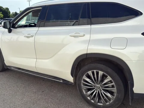 Photos of 2020 Toyota Highlander Platinum for sale in Oklahoma City, OK at Jim Norton Toyota Of OKC