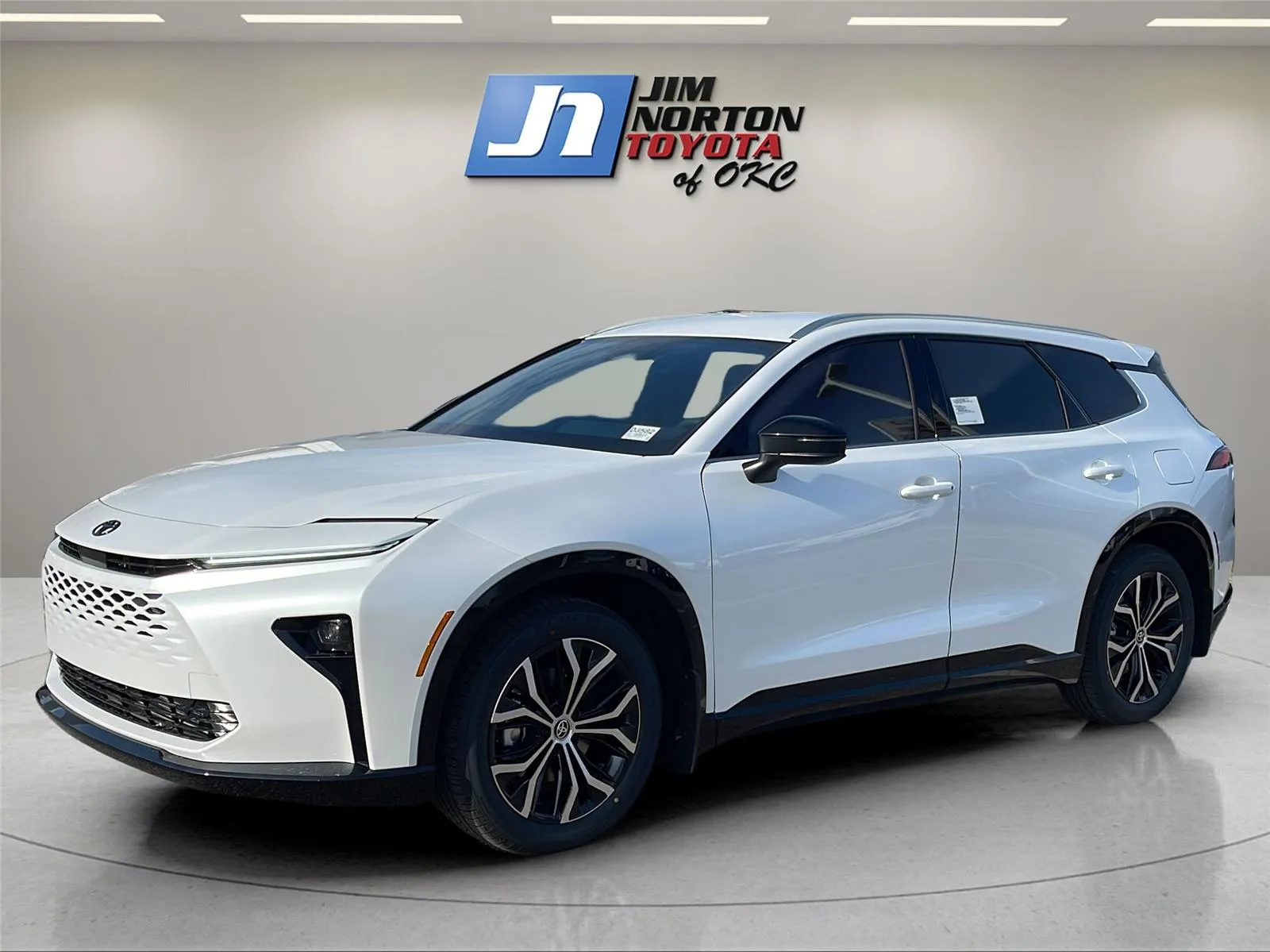 White 2026 Toyota Crown Signia XLE for sale in Oklahoma City, OK