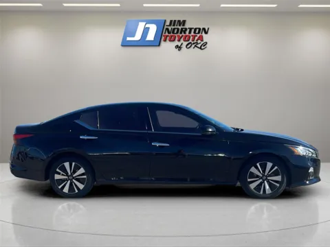 More photos of 2019 NISSAN Altima SL at Jim Norton Toyota Of OKC, OK